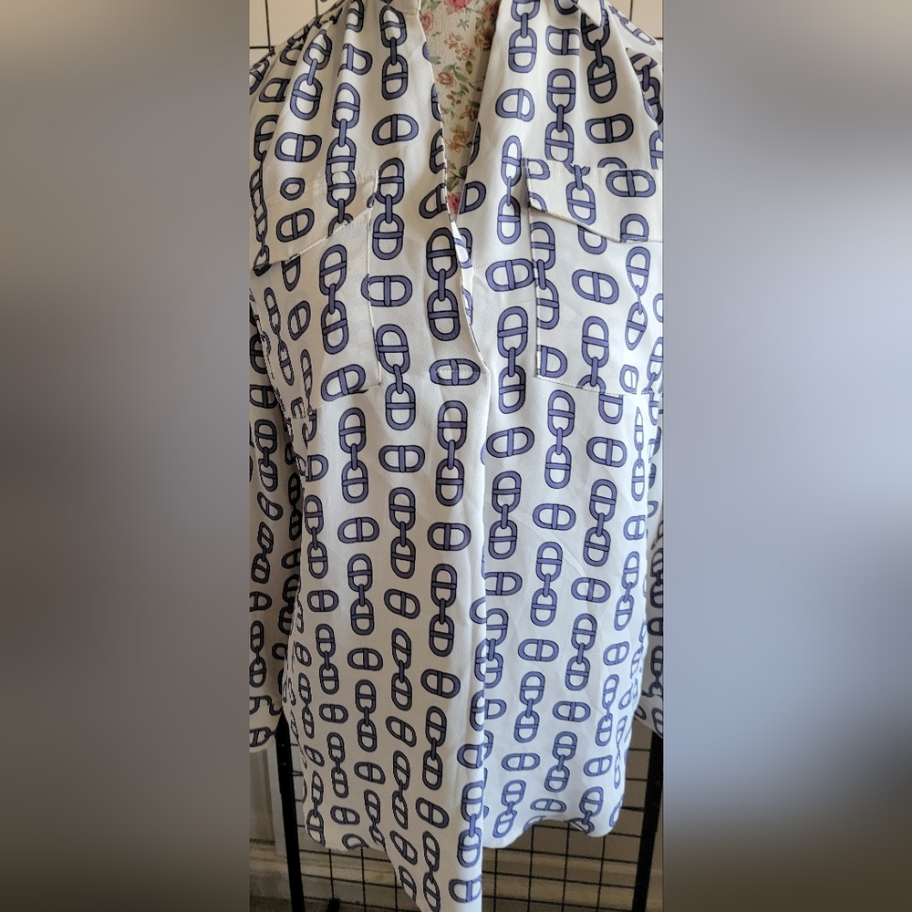 Ann Taylor VWhite Shirt with Navy Chain Print - Classic- Size Small Petite - Picture 2 of 9